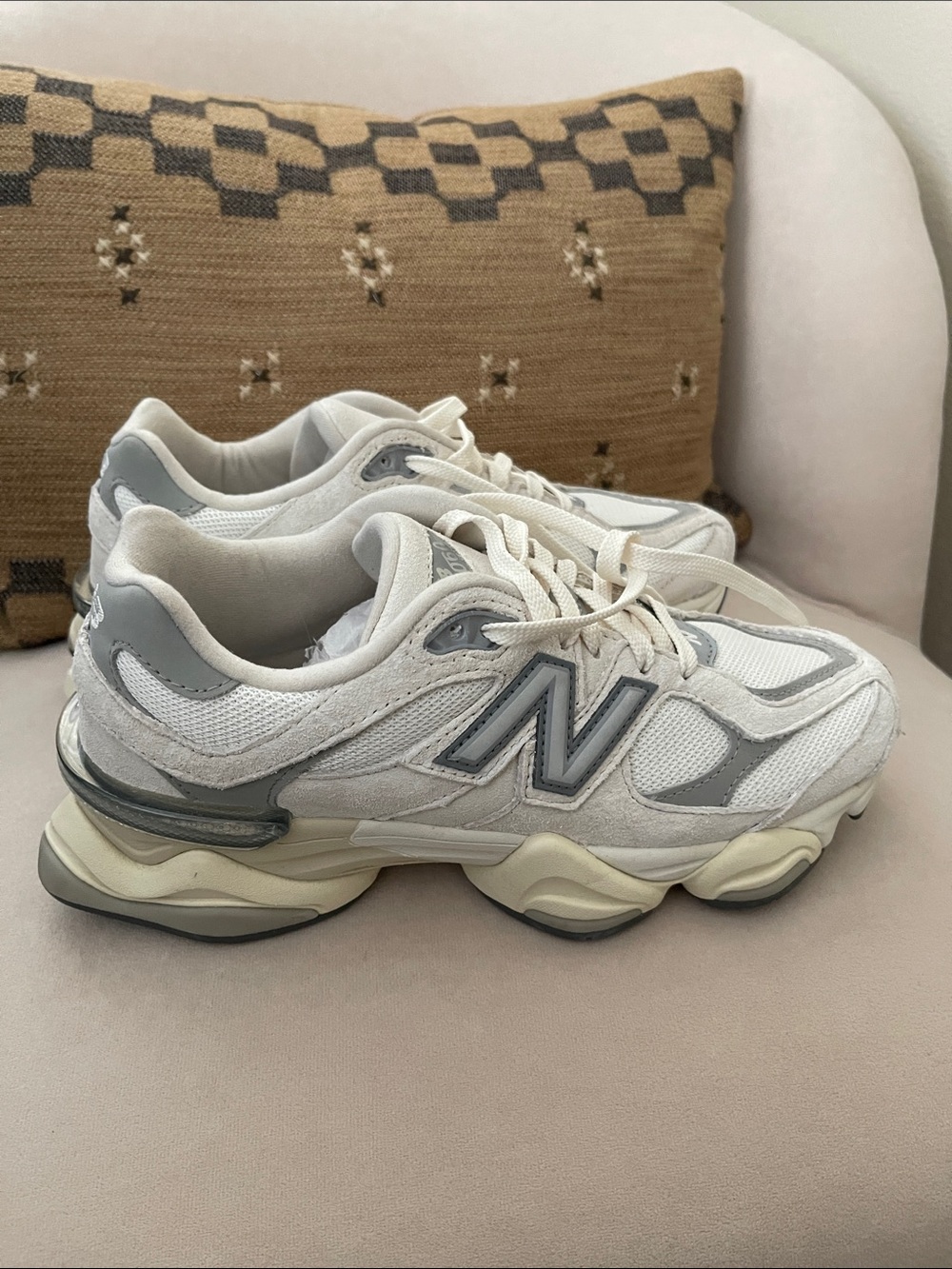 New Balance Neutral White & Light Gray Retro Runner Sneakers